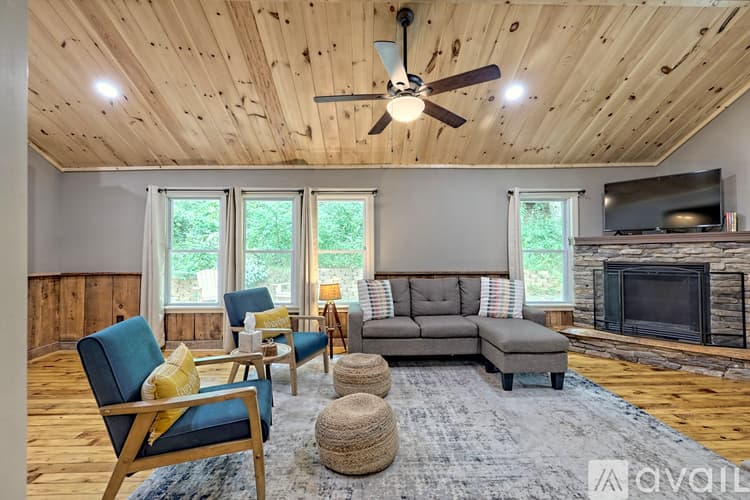 Rabun Gap House: 243 Ov Justus Rd