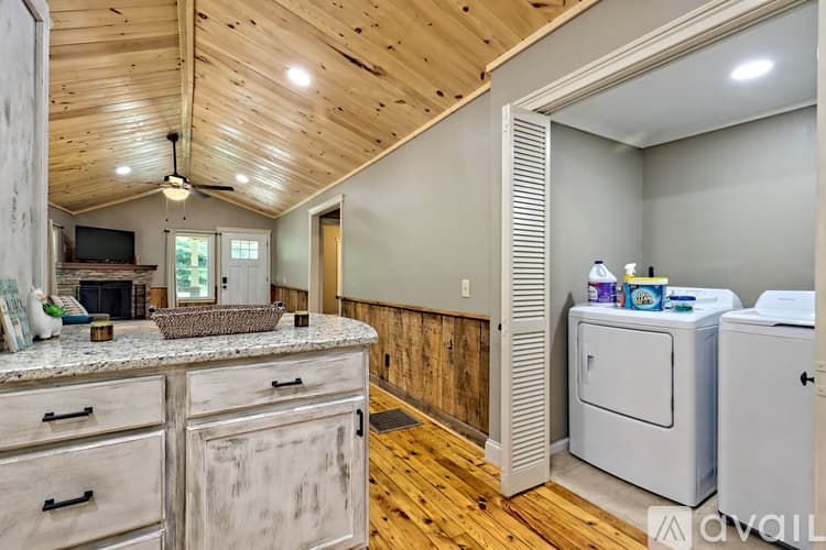 Rabun Gap House: 243 Ov Justus Rd