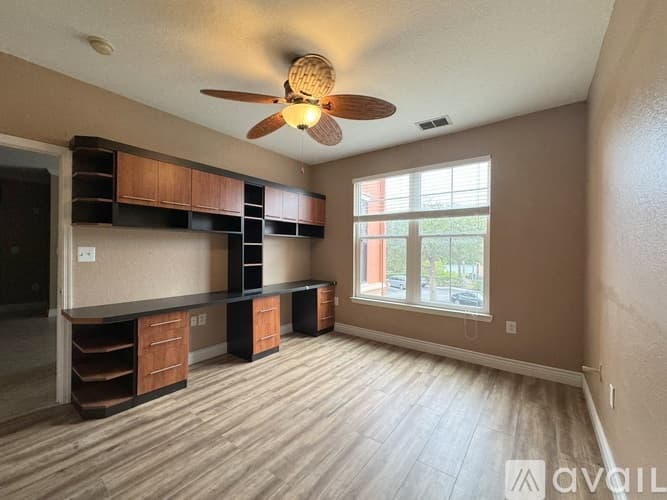 Clearwater Apartment: 2732 Via Murano
