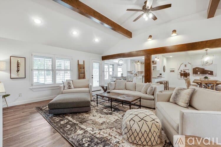 Keller House: 1201 Melissa Dr