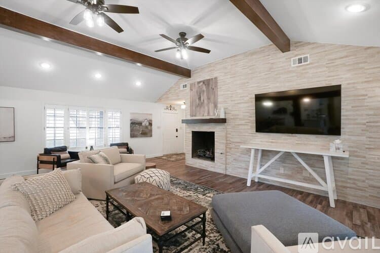Keller House: 1201 Melissa Dr
