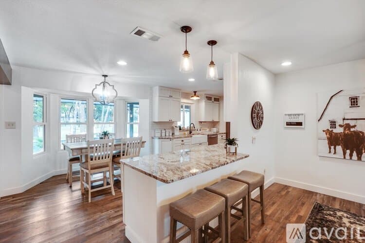 Keller House: 1201 Melissa Dr