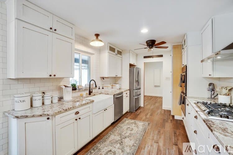 Keller House: 1201 Melissa Dr