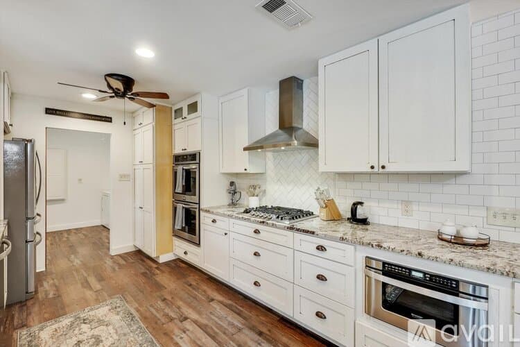 Keller House: 1201 Melissa Dr