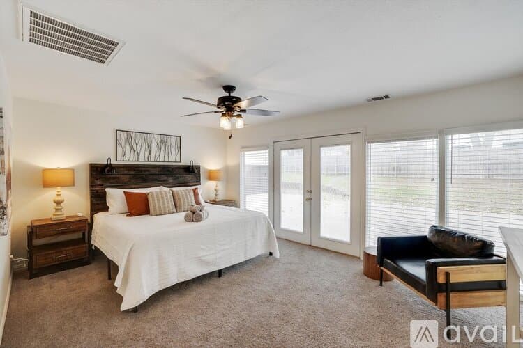 Keller House: 1201 Melissa Dr