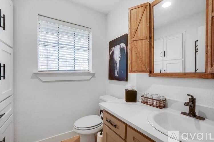 Keller House: 1201 Melissa Dr