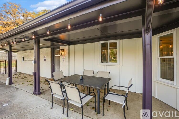 Keller House: 1201 Melissa Dr