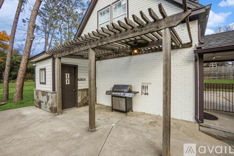 Keller House: 1201 Melissa Dr