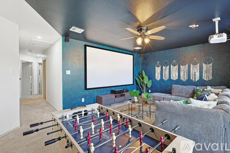 Saginaw House: 1049 Pullman Dr