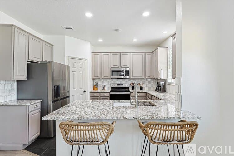 Saginaw House: 1049 Pullman Dr