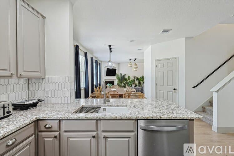 Saginaw House: 1049 Pullman Dr
