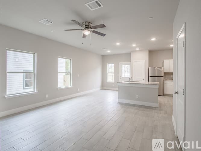 Live Oak Townhome: 7503 Savannah Brooks