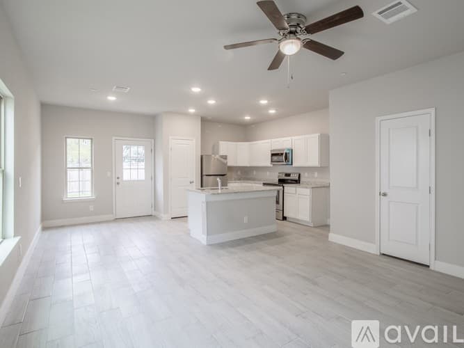 Live Oak Townhome: 7503 Savannah Brooks