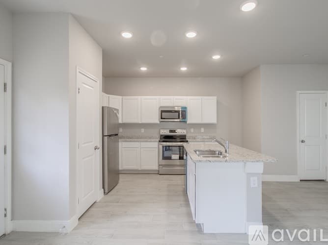 Live Oak Townhome: 7503 Savannah Brooks