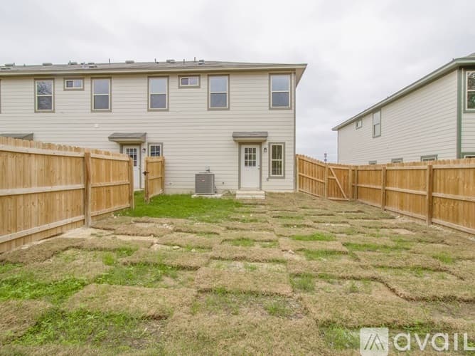 Live Oak Townhome: 7503 Savannah Brooks