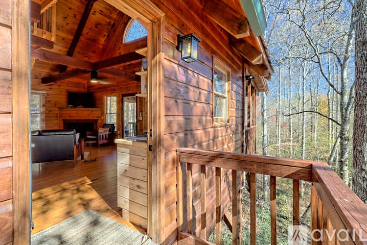 Demorest House: 266 Peaceful Waters Cir