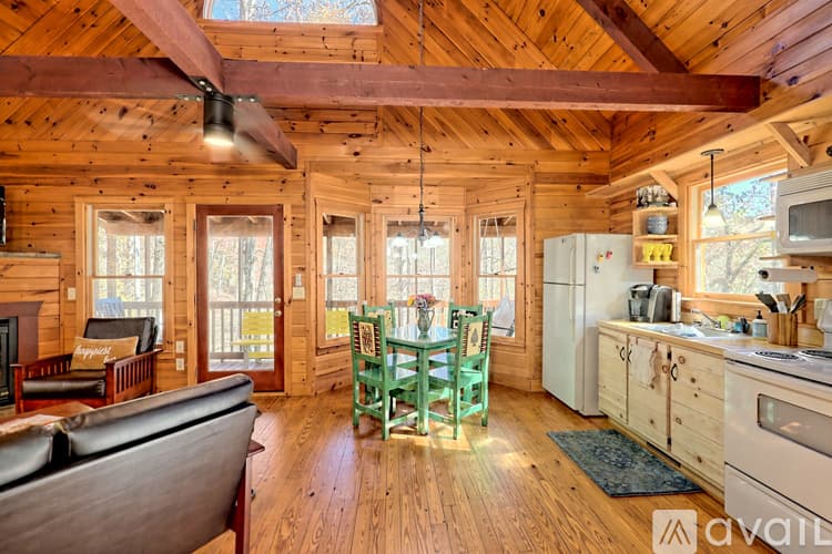 Demorest House: 266 Peaceful Waters Cir