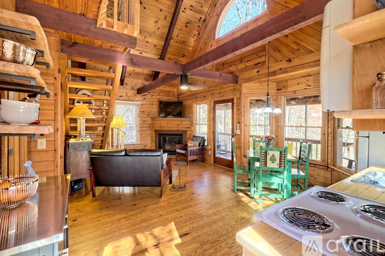 Demorest House: 266 Peaceful Waters Cir