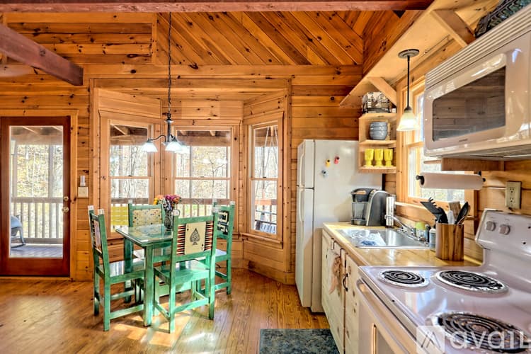 Demorest House: 266 Peaceful Waters Cir