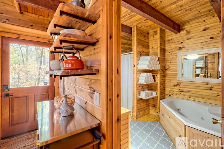 Demorest House: 266 Peaceful Waters Cir
