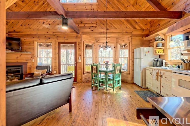Demorest House: 266 Peaceful Waters Cir