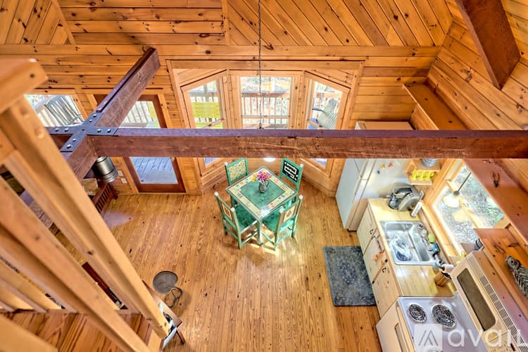 Demorest House: 266 Peaceful Waters Cir