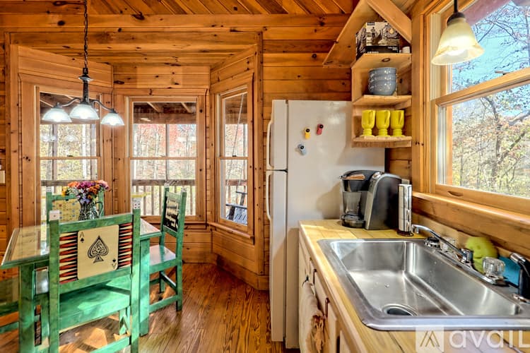 Demorest House: 266 Peaceful Waters Cir