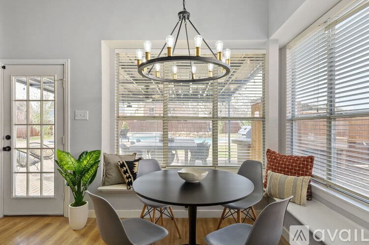 Haltom City House: 5717 Windmere Ln