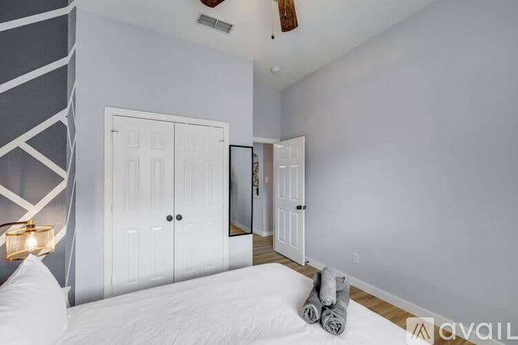 Haltom City House: 5717 Windmere Ln