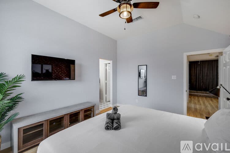 Haltom City House: 5717 Windmere Ln