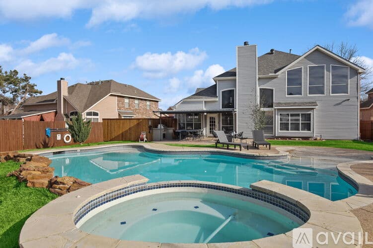 Haltom City House: 5717 Windmere Ln