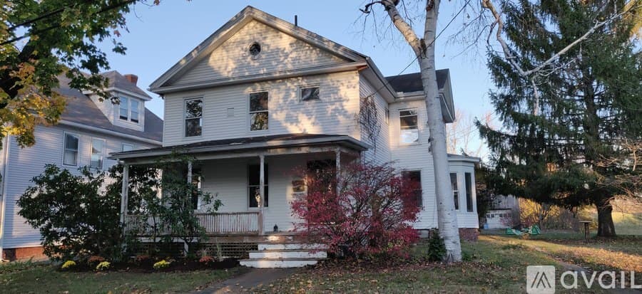 Northampton Apartment: 30 Williams St