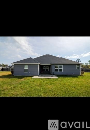 Lakeland House: 48 Barrett Ln