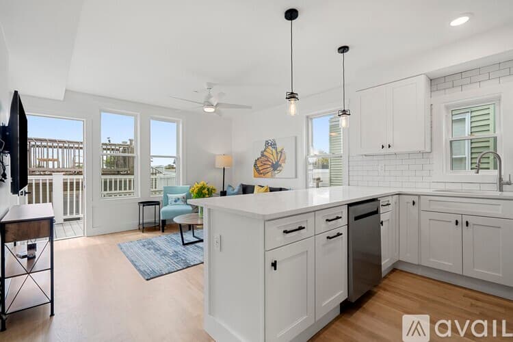 Boston Apartment: 349 W Fourth St