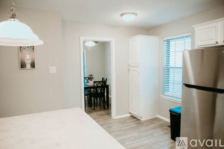 Jacksonville House: 19 Del Tara Dr