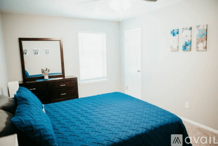 Jacksonville House: 19 Del Tara Dr