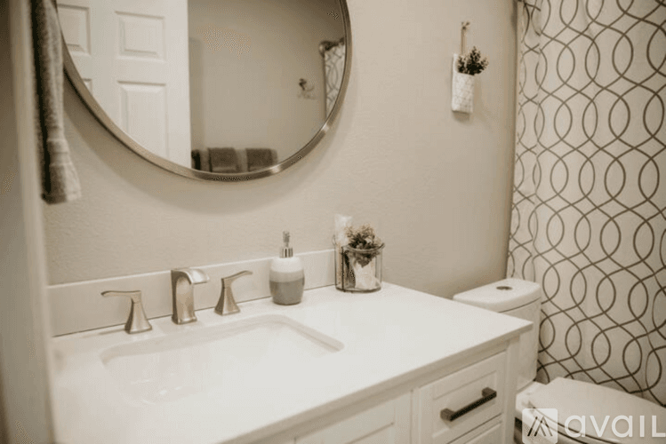 Jacksonville House: 19 Del Tara Dr