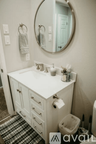 Jacksonville House: 19 Del Tara Dr