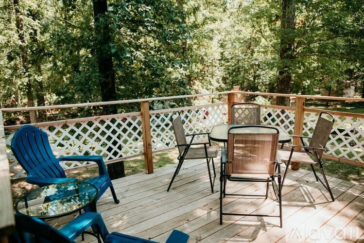 Jacksonville House: 19 Del Tara Dr