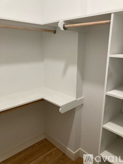 Moody Condo: 304 8th St