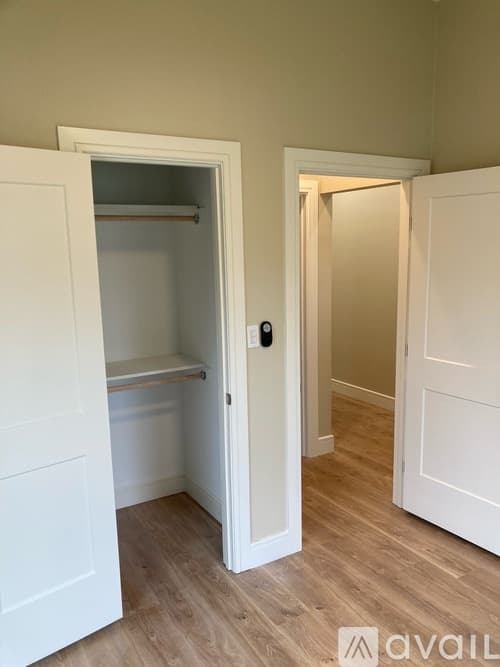 Moody Condo: 304 8th St