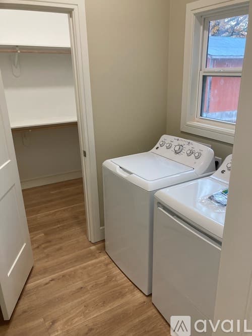 Moody Condo: 304 8th St