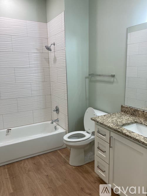 Moody Condo: 304 8th St