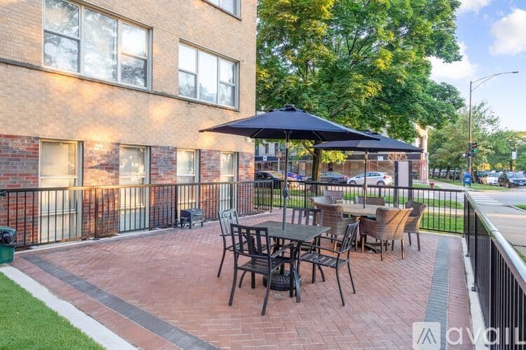 Chicago Apartment: 1303 W Estes Ave