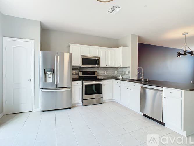 Tampa Townhome: Gaspar Oaks Dr