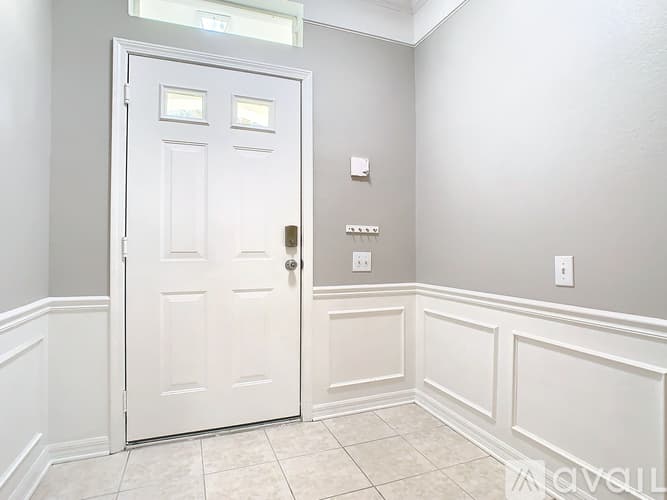 Tampa Townhome: Gaspar Oaks Dr