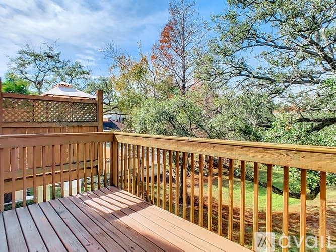 Tampa Townhome: Gaspar Oaks Dr