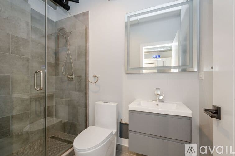 Chicago Apartment: 7645 N Sheridan Rd