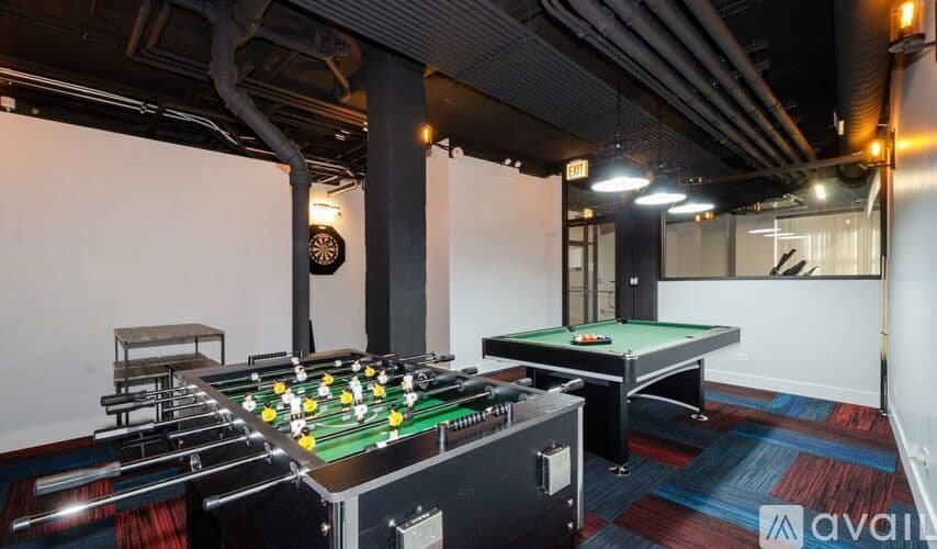 Chicago Apartment: 7645 N Sheridan Rd
