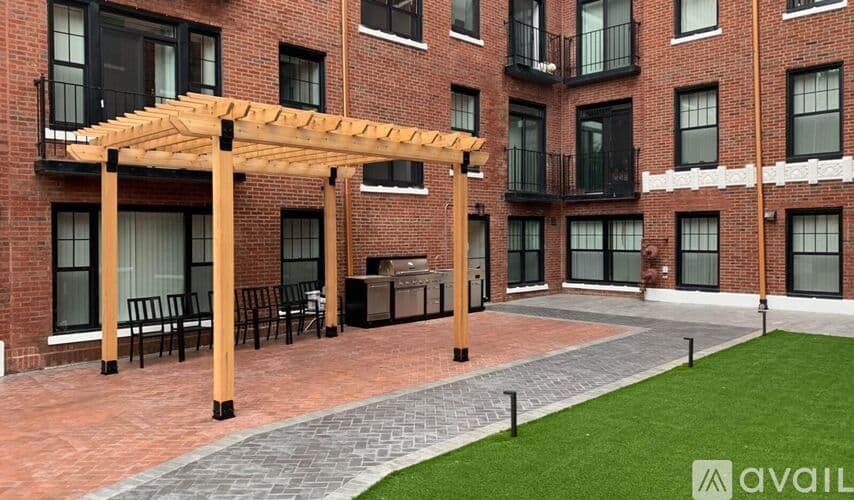 Chicago Apartment: 7645 N Sheridan Rd